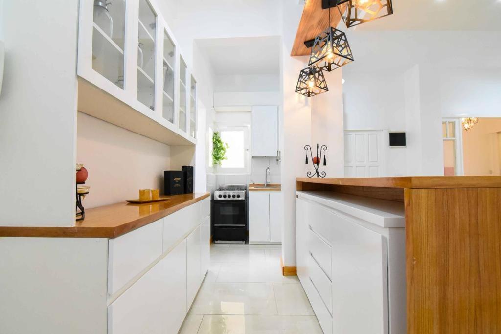 Dpto. En Recoleta: Calido, Proximo Y Confortable Buenos Aires Bagian luar foto