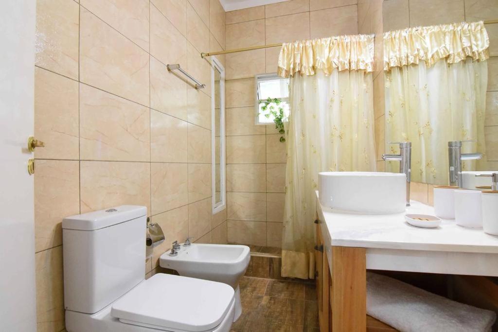 Dpto. En Recoleta: Calido, Proximo Y Confortable Buenos Aires Bagian luar foto